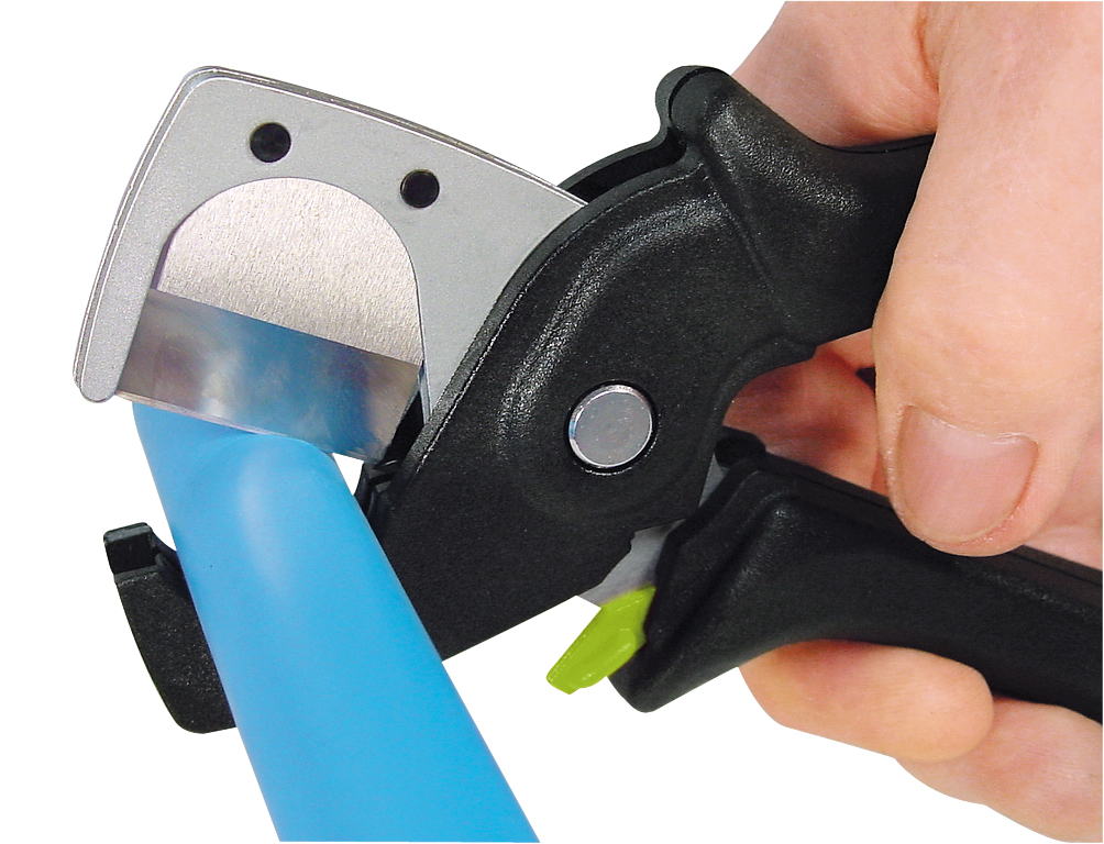 Pipe Cutter for composite plastic pipes